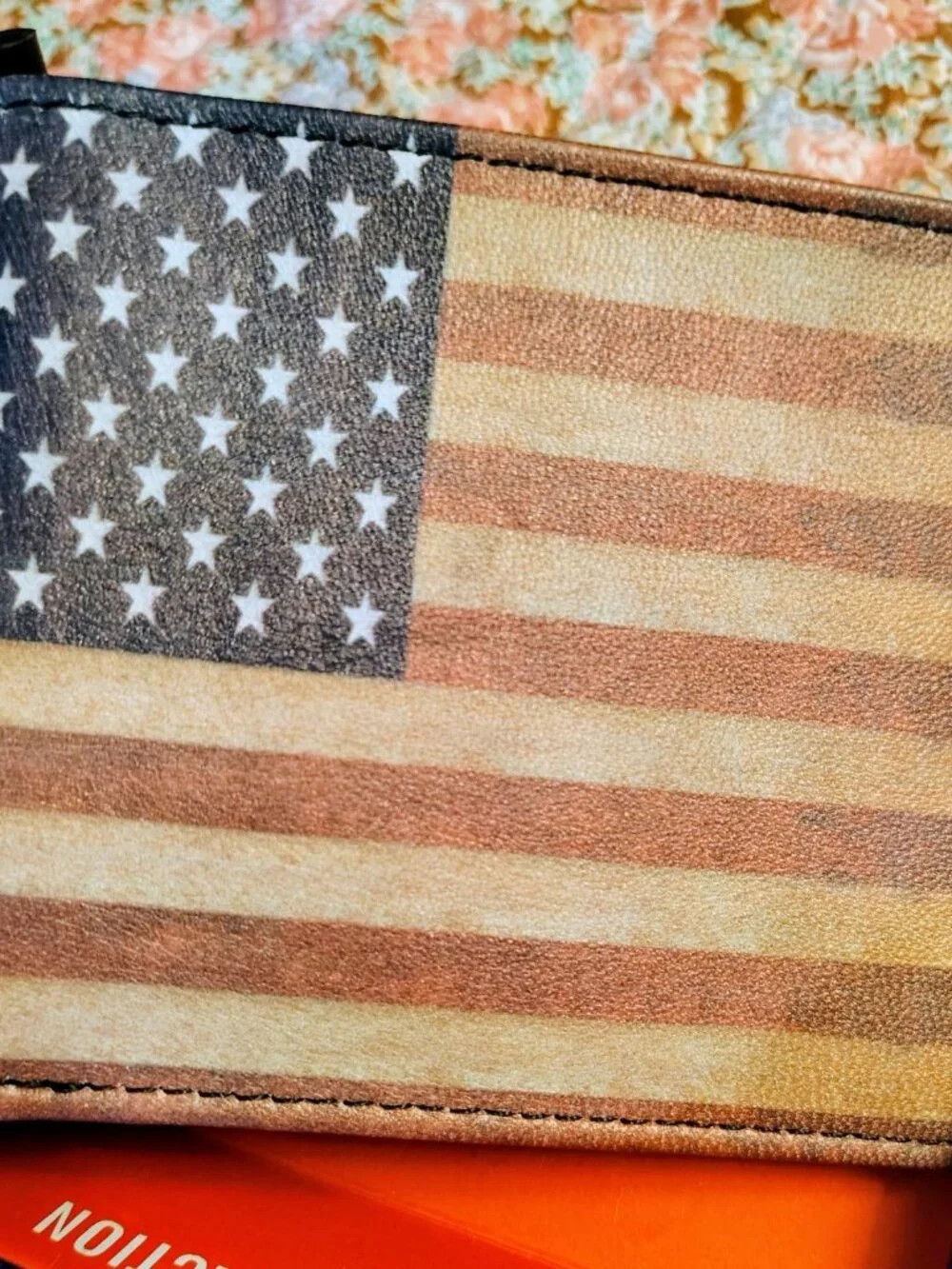 NWT Stone Mountain Men's Full Grain Leather Wallet USA Flag, MSRP $35